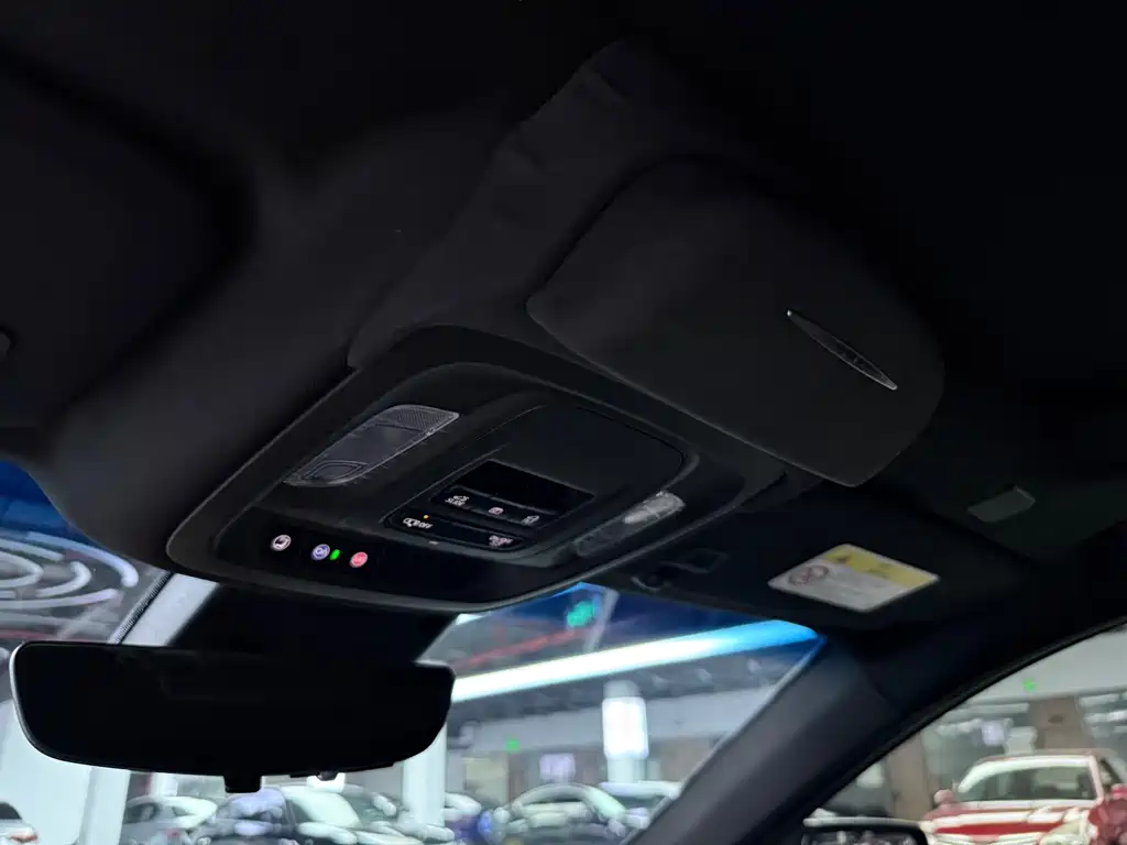 Cadillac CT5 — миниатюра 8