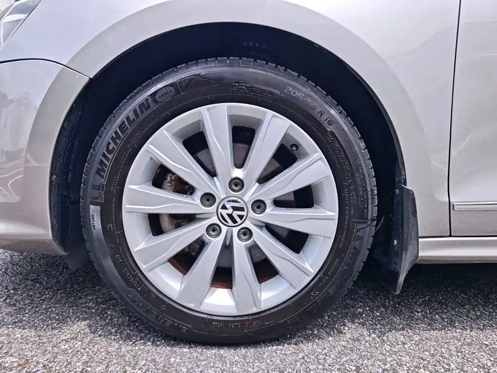 Volkswagen Sagitar — миниатюра 26