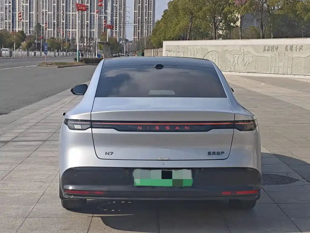 NISSAN N7