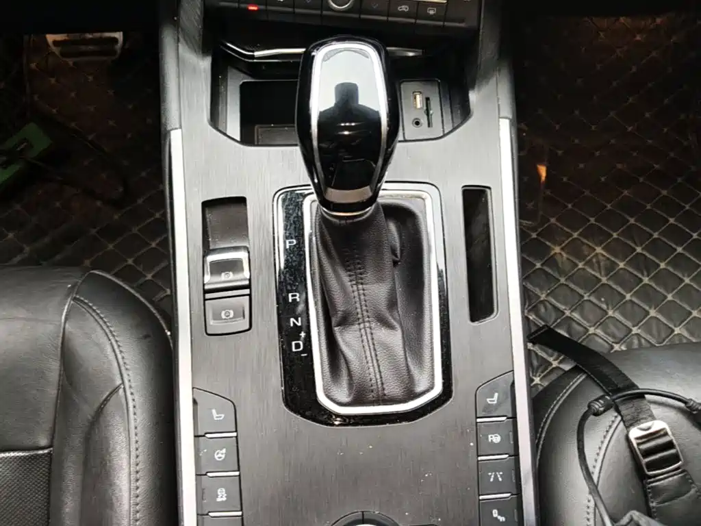 Wey Wey VV5 — миниатюра 14