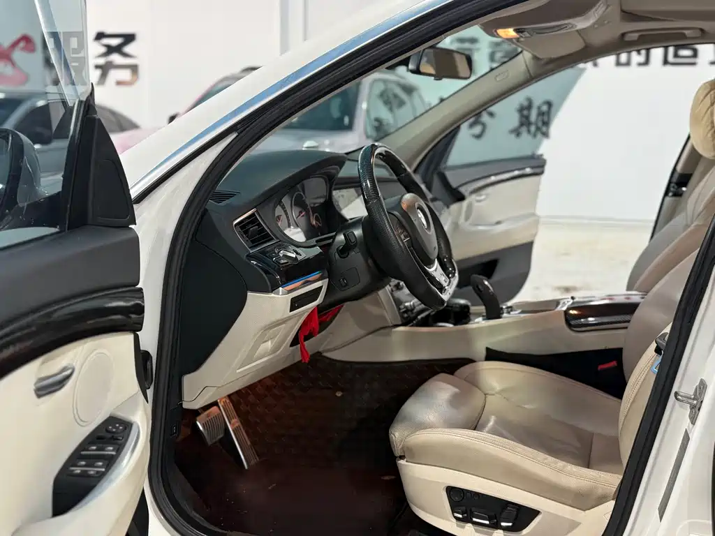 BMW 5 Series GT — миниатюра 5