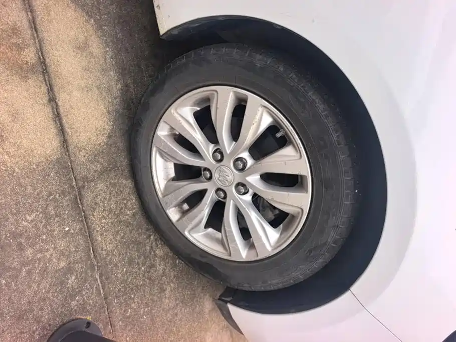 Buick Excelle — миниатюра 6