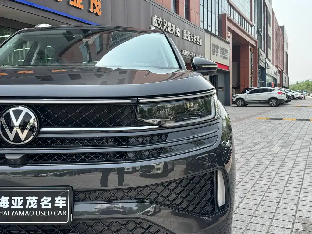 Volkswagen Tavendor 2023 380TSI R-Line