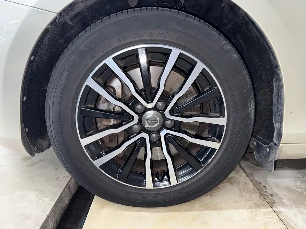 Volvo V40 — миниатюра 14