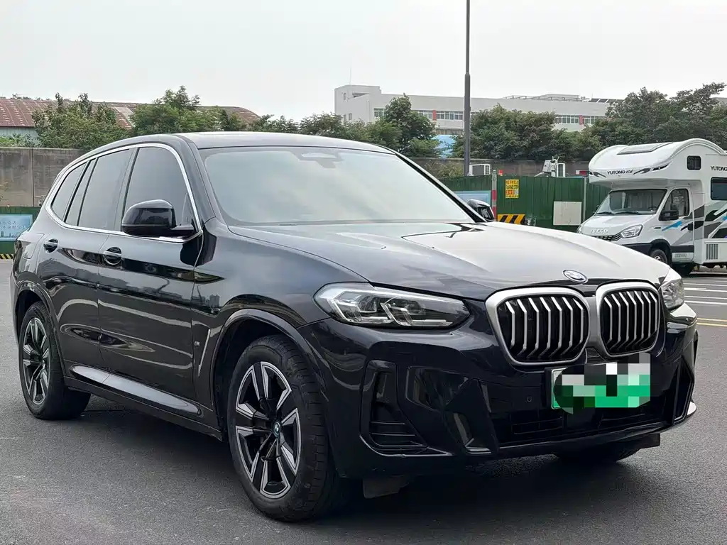 BMW iX3 2024 Lead