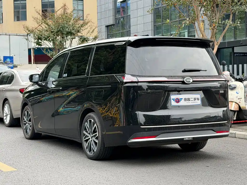 GAC Motor Trumpchi E8 PHEV — миниатюра 4