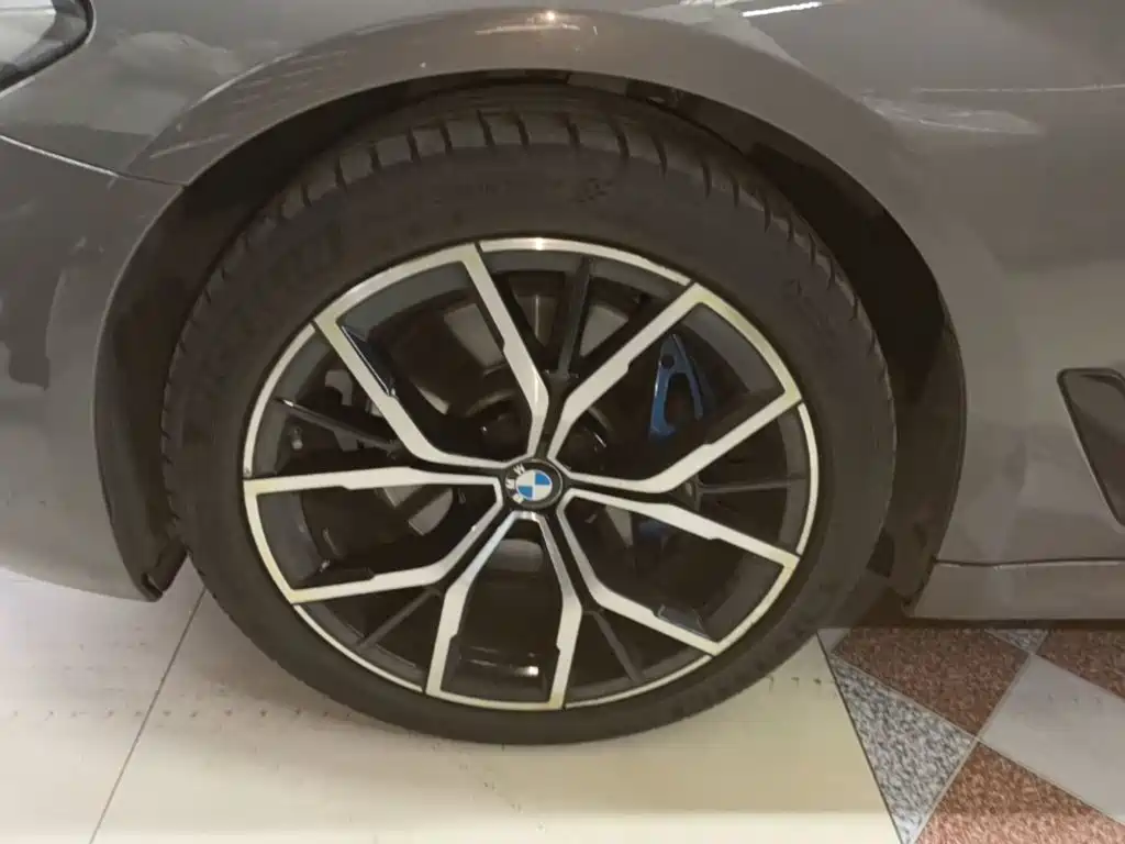 BMW 5 Series (Import) — миниатюра 23