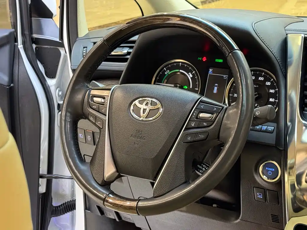 Toyota Vellfire — миниатюра 19