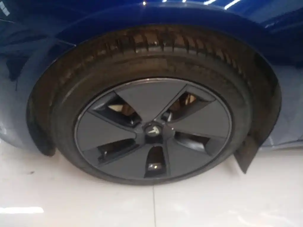 Tesla Model 3 — миниатюра 23