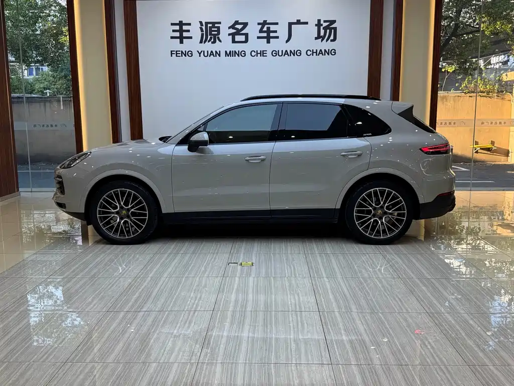 Porsche Cayenne — миниатюра 28