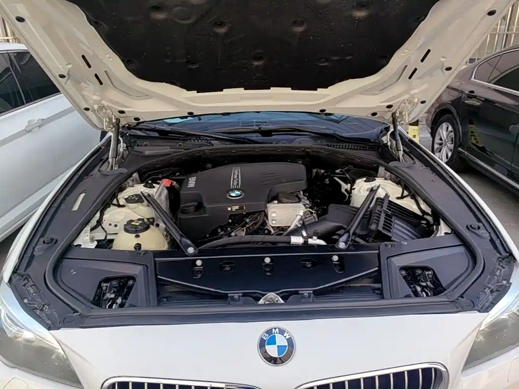 BMW 5 Series — миниатюра 20