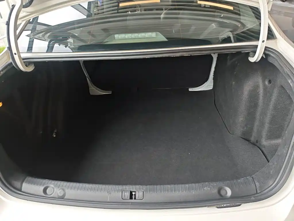 Volkswagen Lavida — миниатюра 19