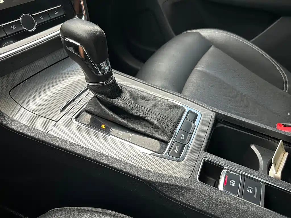 Roewe RX5 — миниатюра 11