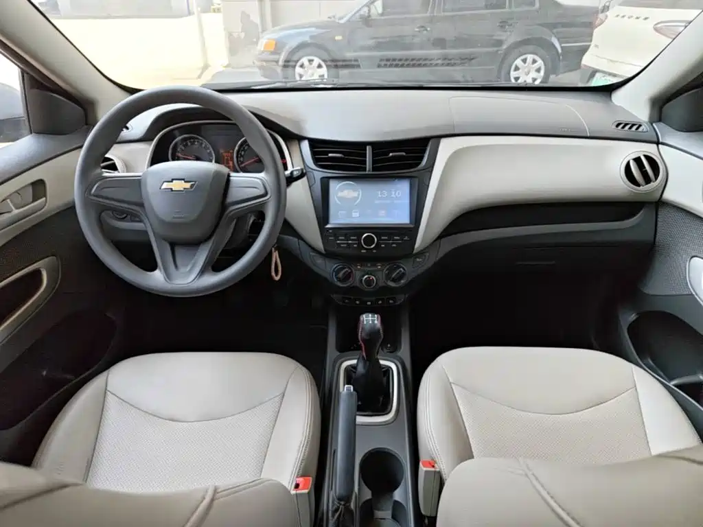 Chevrolet Sail 2015 3 1.3L MT