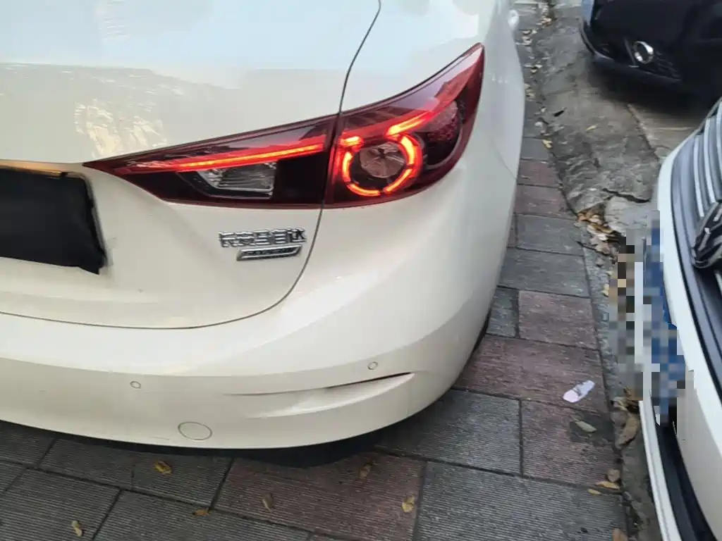 Mazda 3 Axela — миниатюра 8