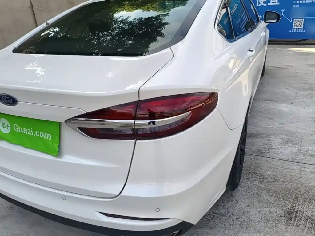 Ford Mondeo — миниатюра 8