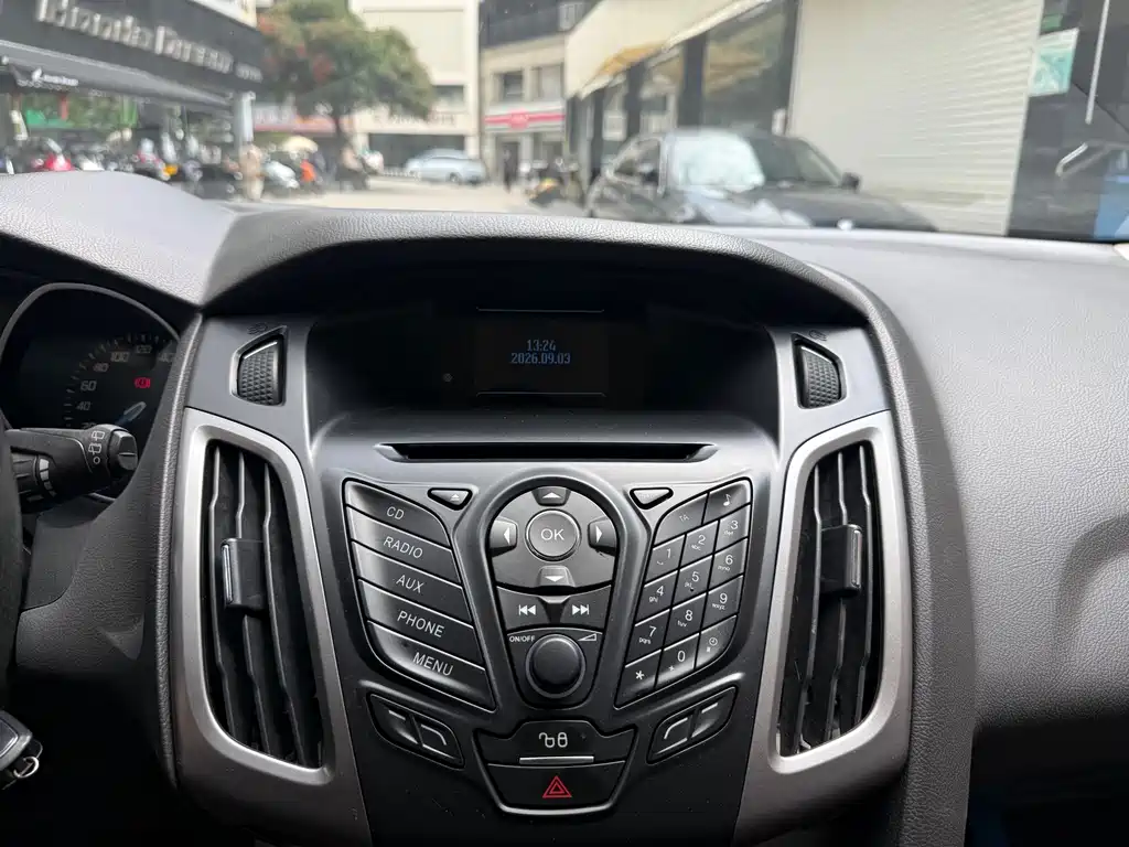 Ford Focus — миниатюра 15