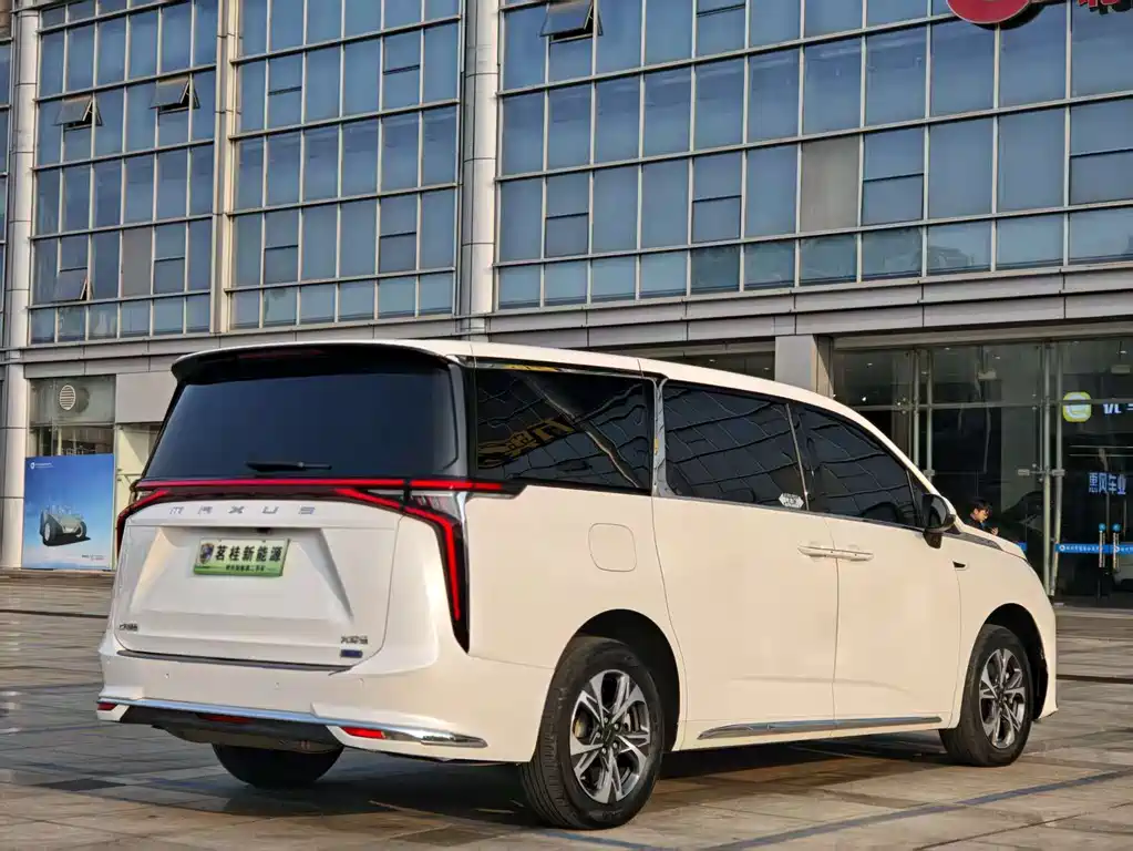 SAIC MAXUS EVERYONE 9