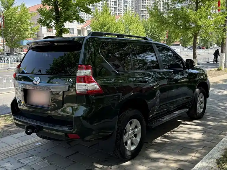 Toyota Land Cruiser Prado 2016 2.7L AT Standard