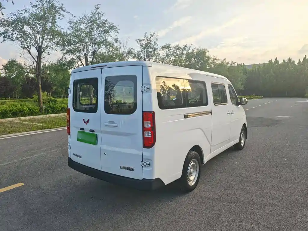 Wuling Yangguang — миниатюра 7