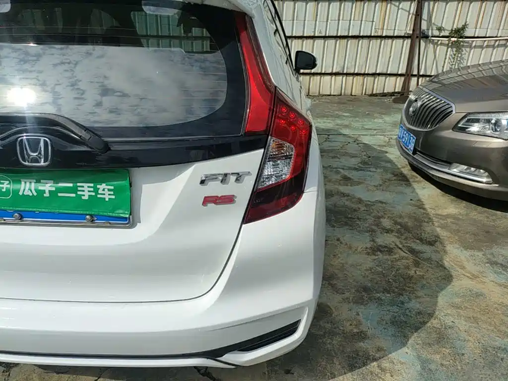 Honda Fit — миниатюра 8