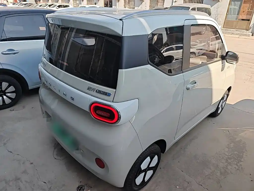 Wuling MINIEV — миниатюра 7