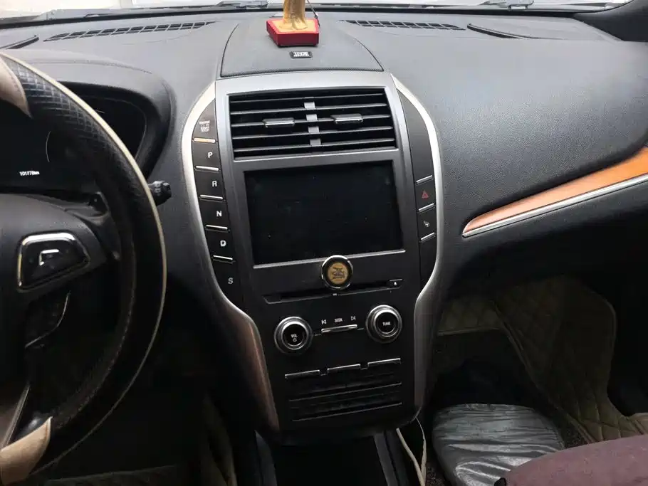 Lincoln MKC — миниатюра 13