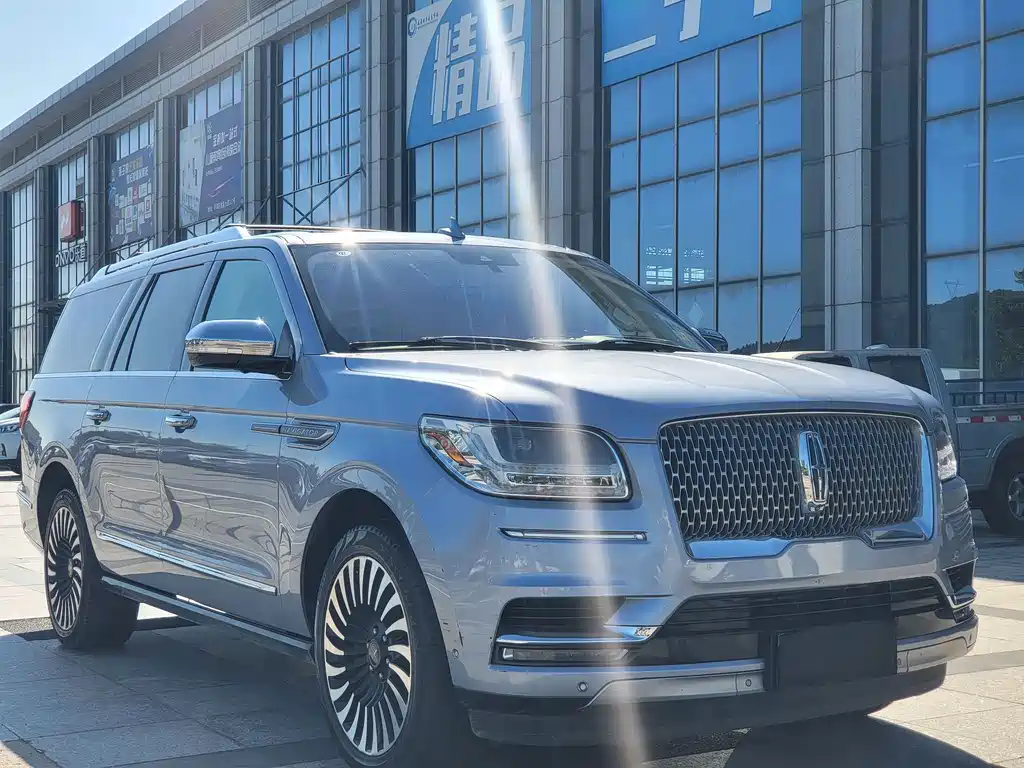 Lincoln Navigator — миниатюра 3