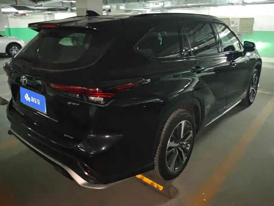 Toyota Crown Kluger — миниатюра 3
