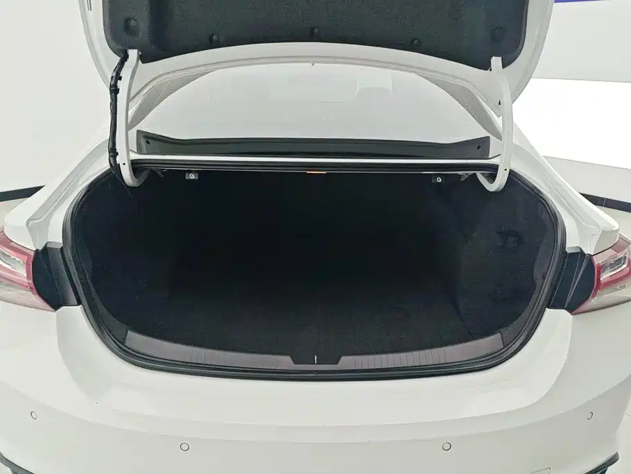Chevrolet Malibu XL — миниатюра 4