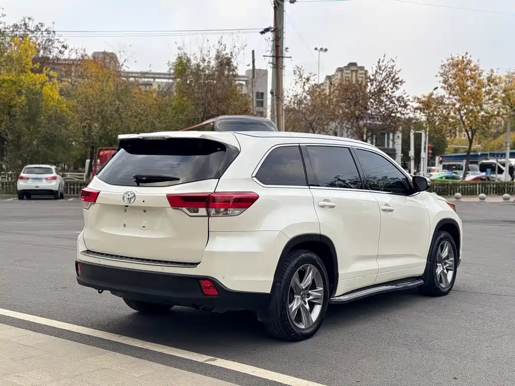 Toyota Highlander — миниатюра 13