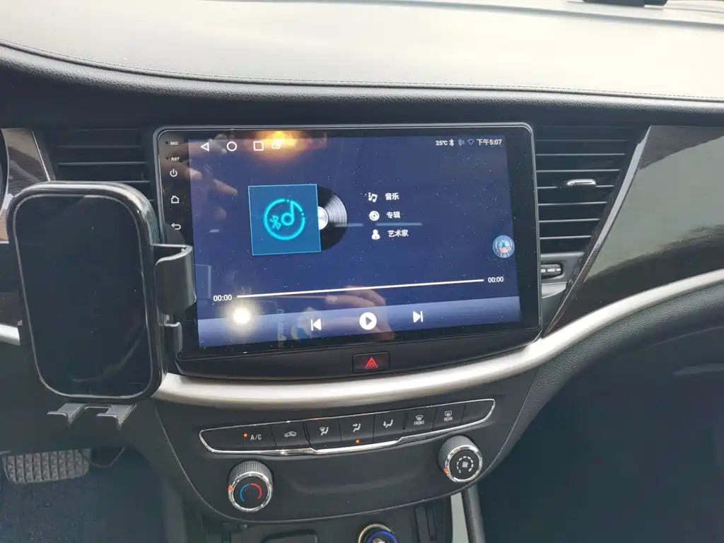 Buick Verano — миниатюра 14
