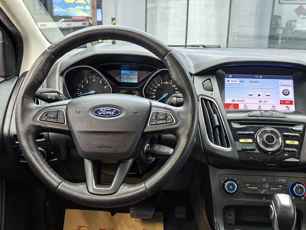 Ford Focus — миниатюра 8