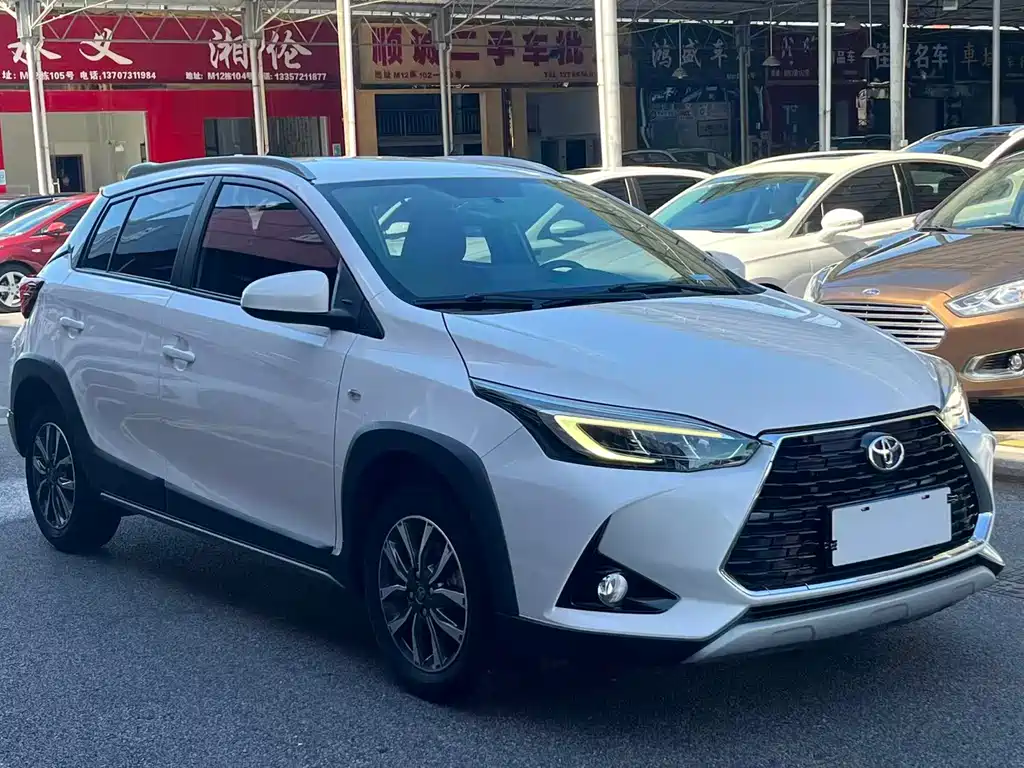 Toyota Yaris L Zhixuan X 1.5L CVT Luxury PLUS Edition, фото 3