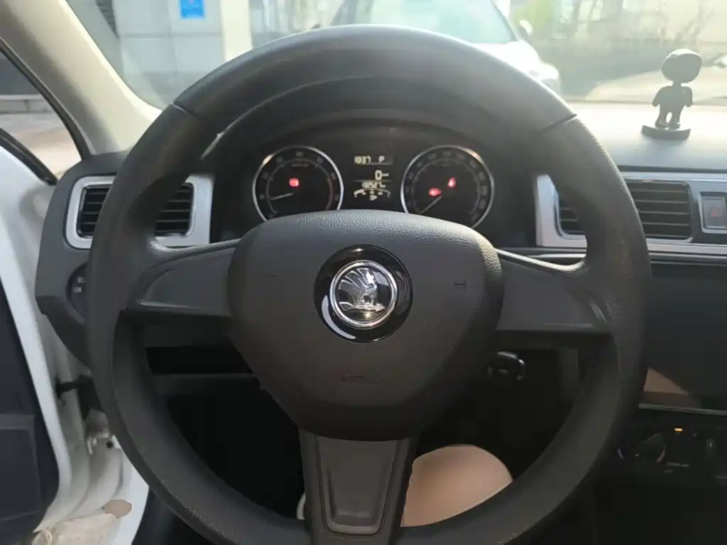 Skoda Rapid Spaceback — миниатюра 11