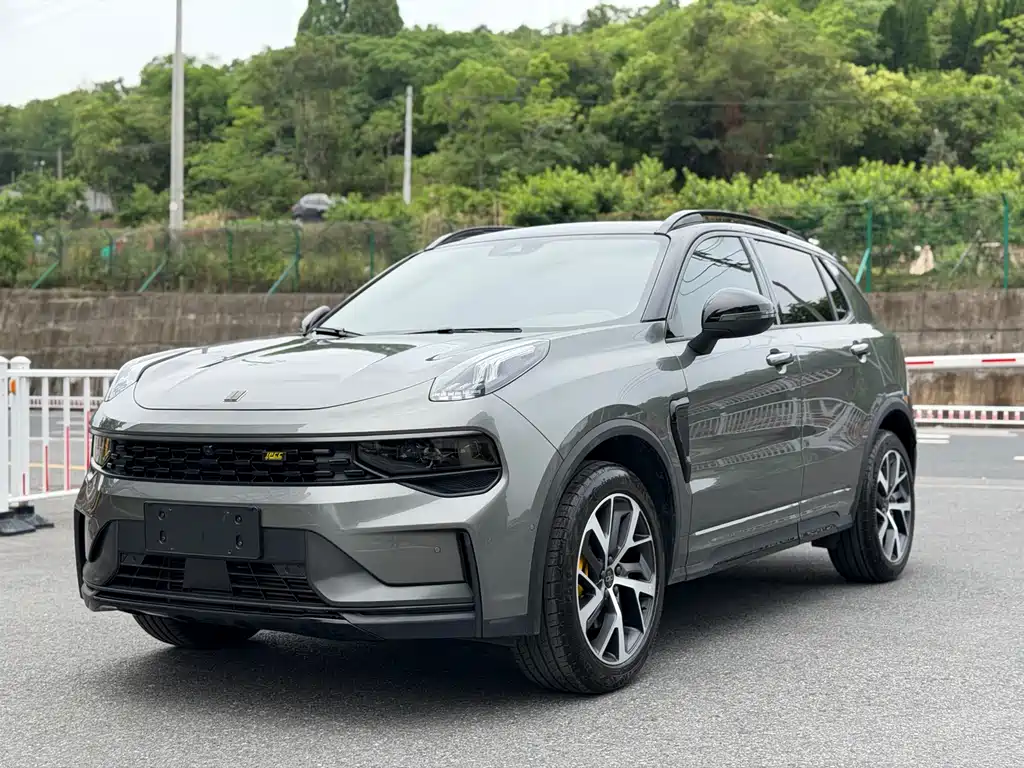 Купить Lynk & Co 01