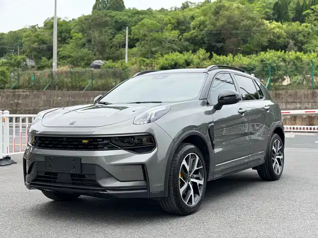 2021 Lynk & Co 01