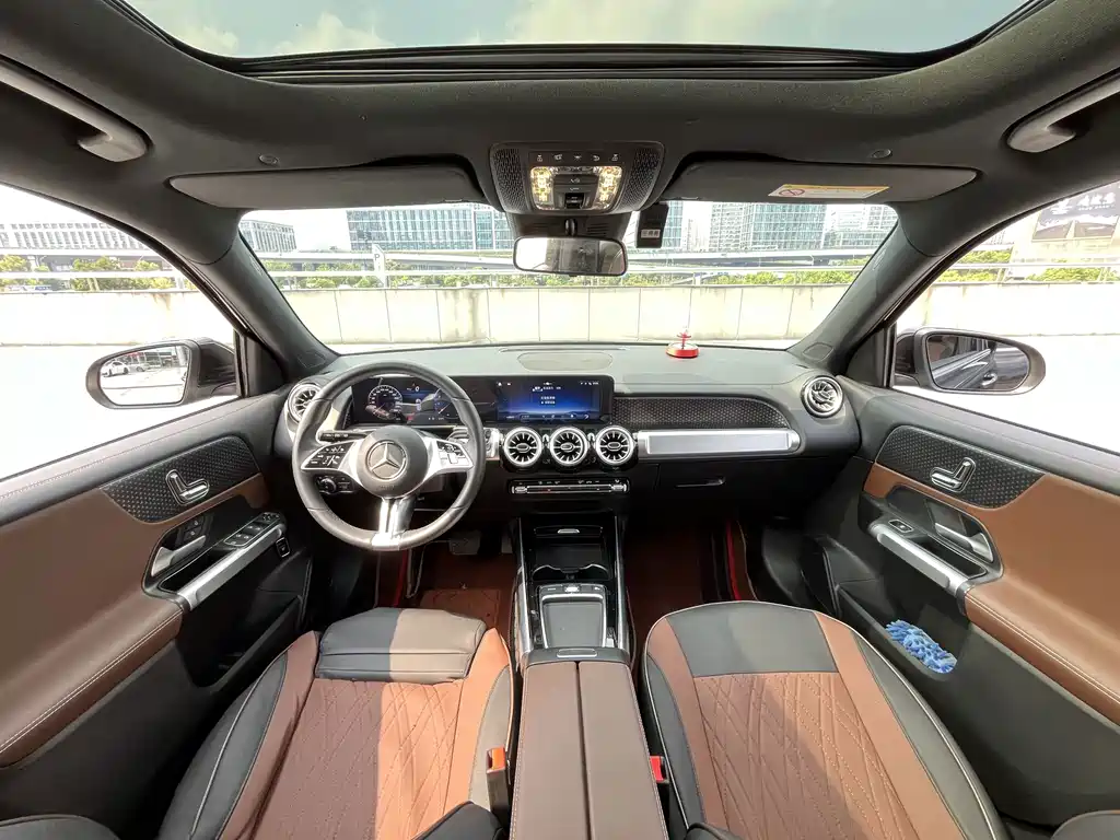 Mercedes-Benz GLB — миниатюра 6