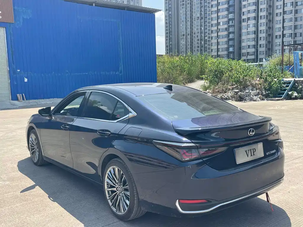 Lexus ES — миниатюра 6