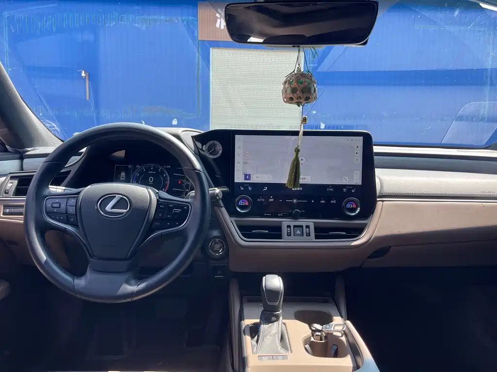 Lexus ES — миниатюра 8