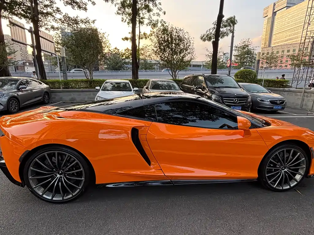 McLaren GT — миниатюра 6