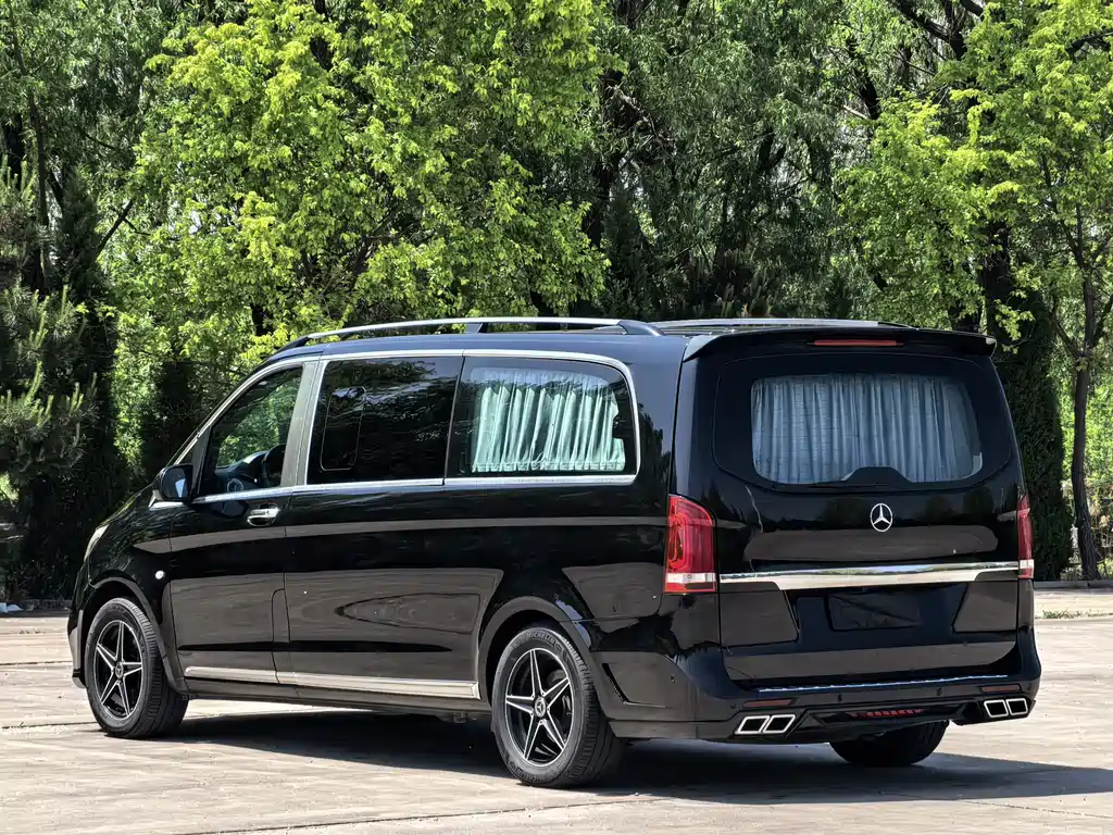 Mercedes-Benz Vito 2021 2.0T Elite 7 мест