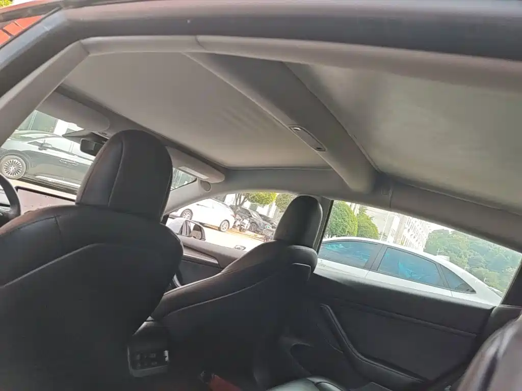 Tesla Model 3 — миниатюра 18