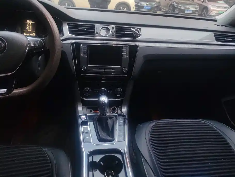 Volkswagen Passat — миниатюра 13