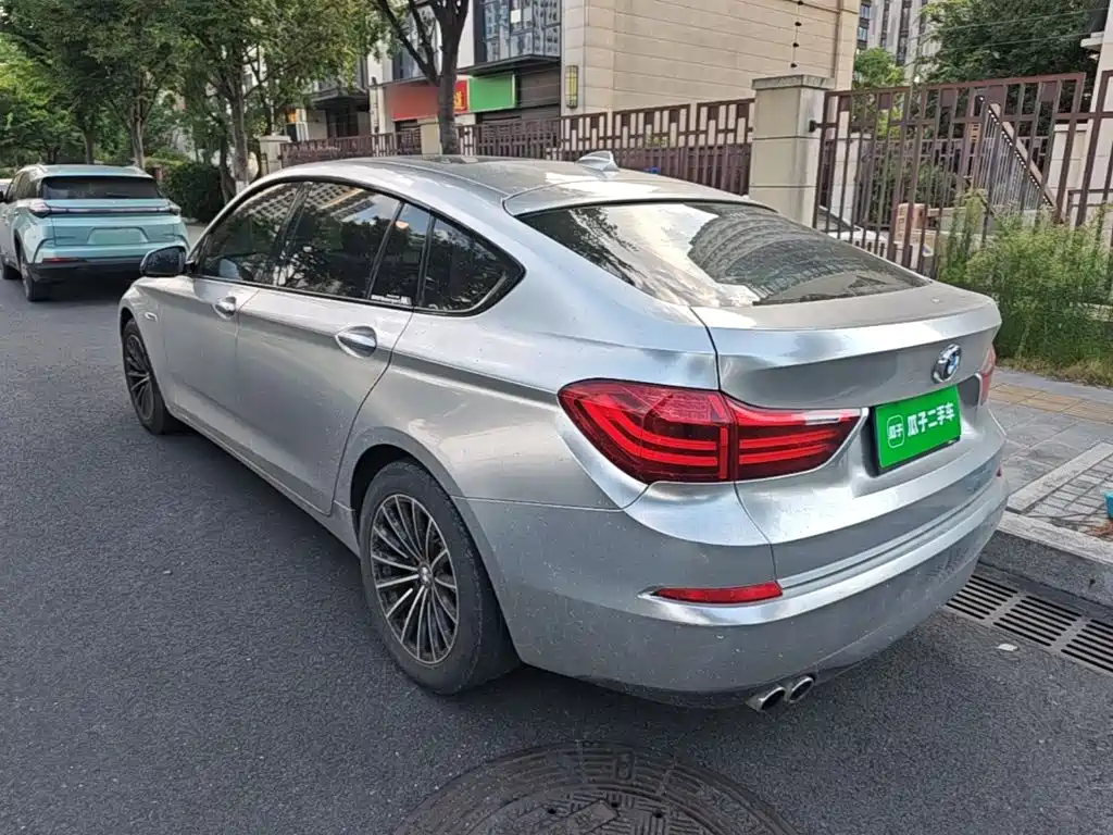 BMW 5 Series GT — миниатюра 5