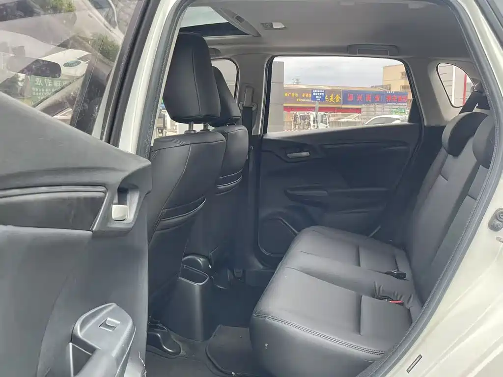 Honda Fit — миниатюра 5