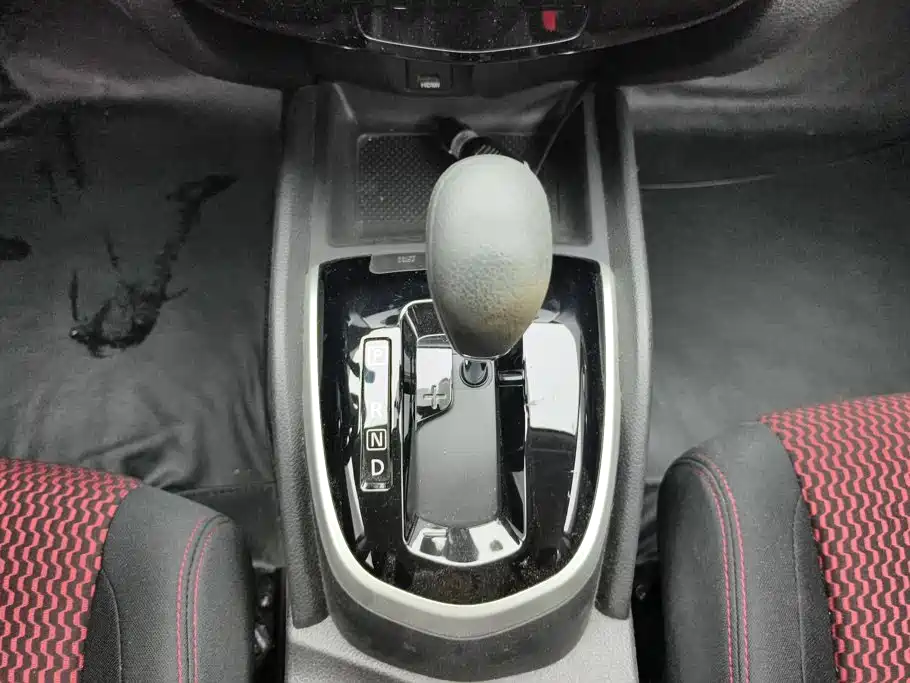 Nissan Qashqai — миниатюра 16