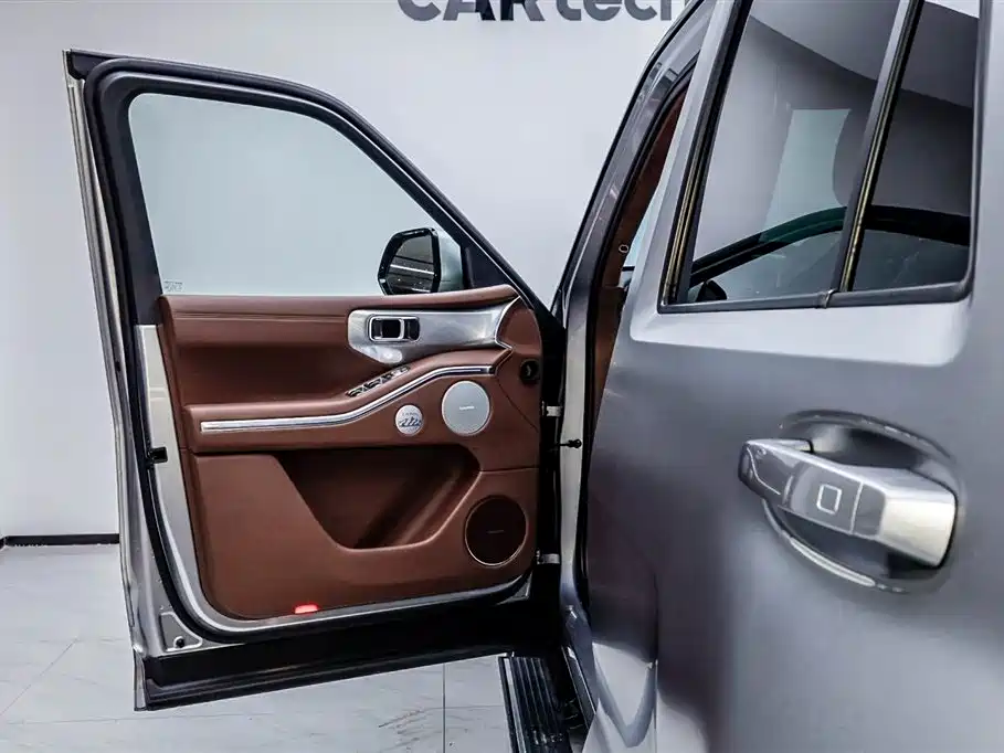 TANK TANK 700 NEW ENERGY