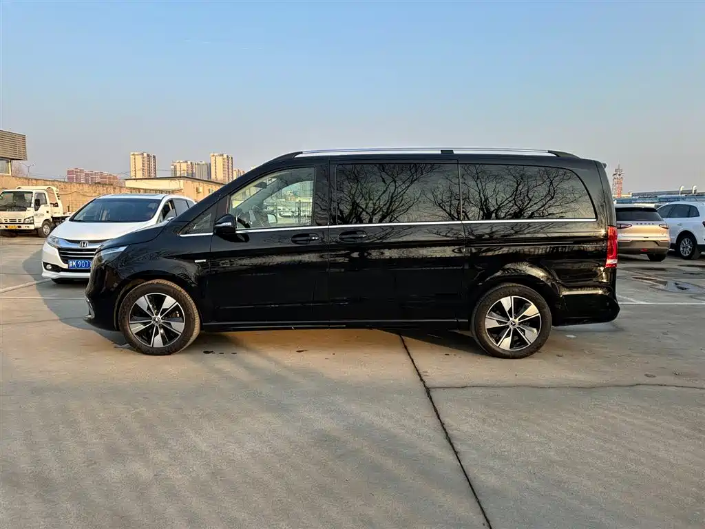 MERCEDES-BENZ V CLASS