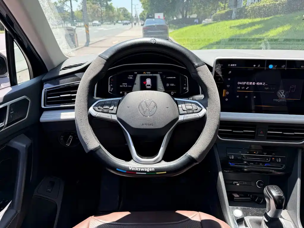 Volkswagen Tiguan L — миниатюра 14